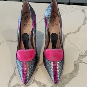 Vince Camuto multi color snakeskin style pumps